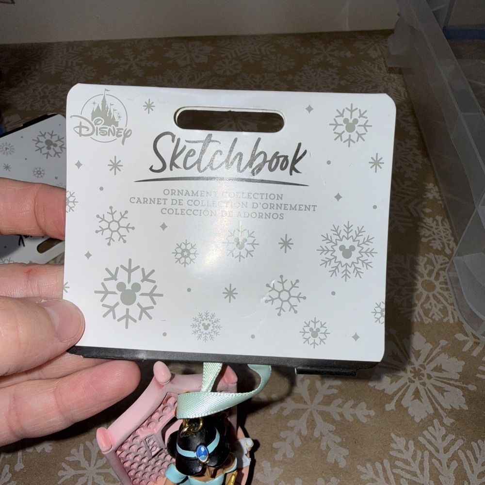Disney Jasmine Seated Princess Sketchbook Holiday Ornament Aladdin NEW - Picture 3 of 4